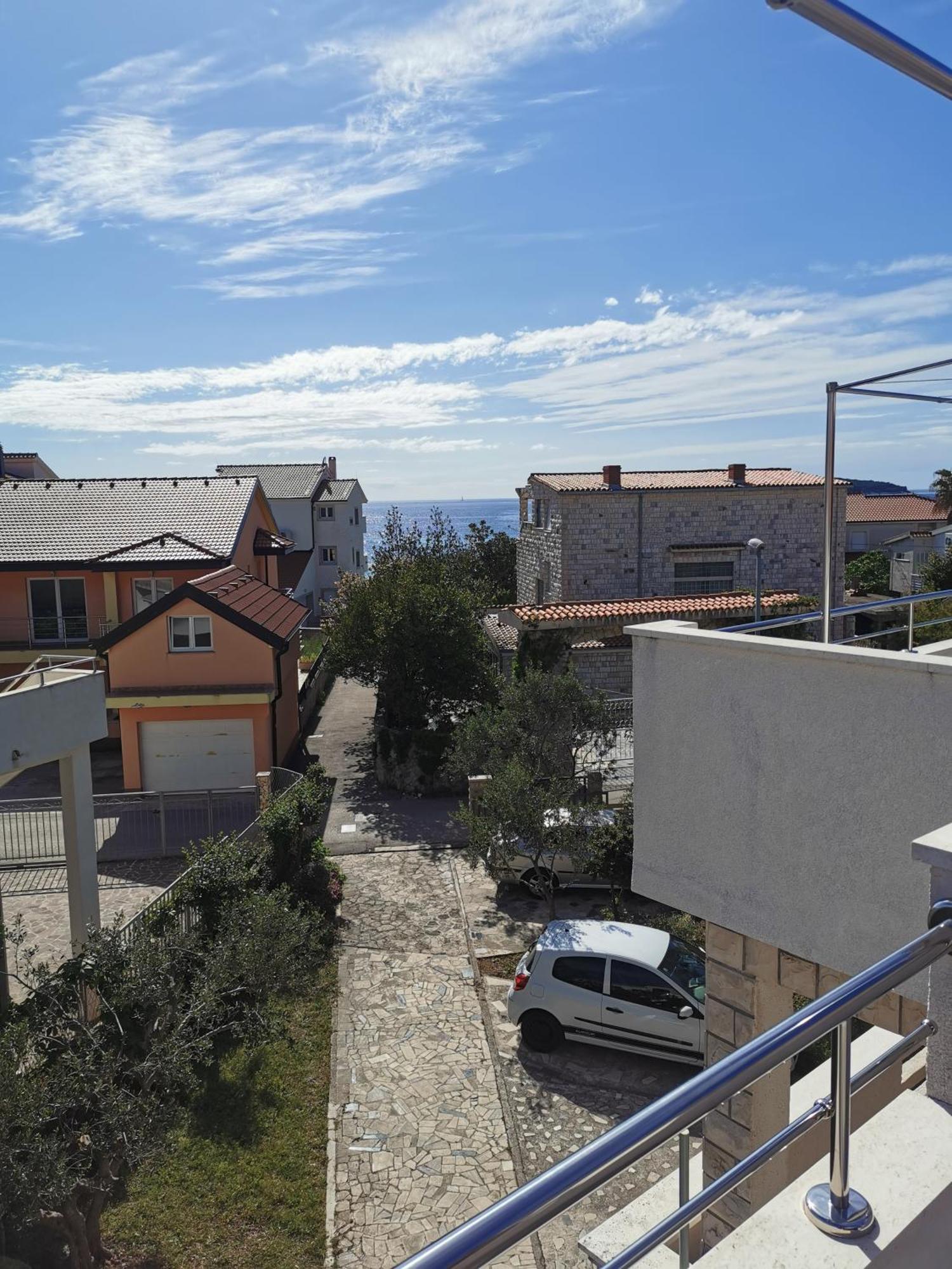 Bugenvila Apartman *